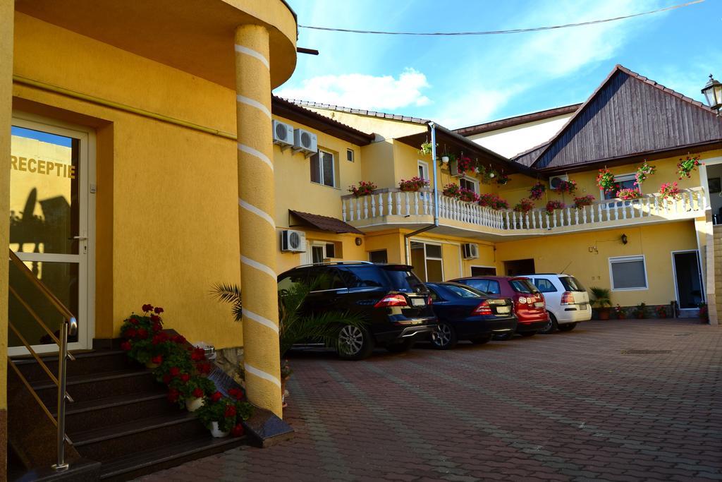 Pensiunea Alexander Arad Exterior photo