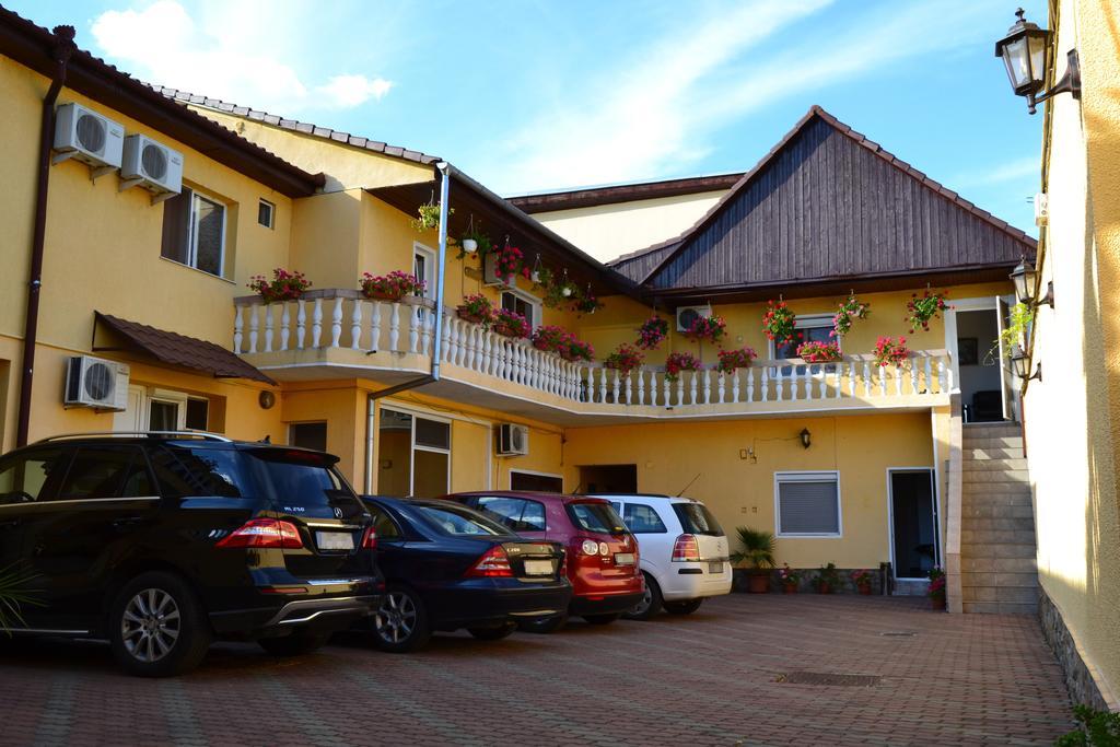 Pensiunea Alexander Arad Exterior photo